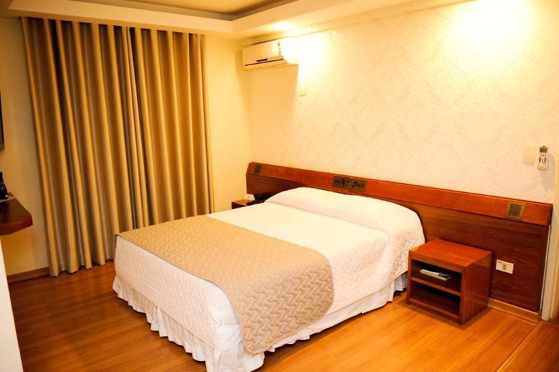 Hotel Rafain Centro ฟอสดูอีกวาซู ภายนอก รูปภาพ